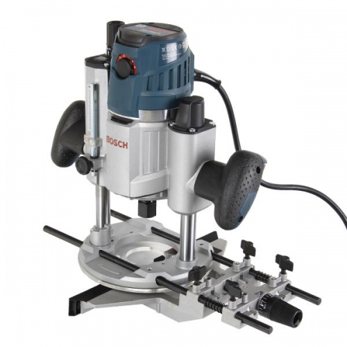 Фрезер BOSCH GOF1600CE — купить в интернет-магазине amurinstrument.ru с доставкой по Благовещенску | Каталог с характеристиками и ценами фрезер bosch gof1600ce, купить metabo, купить husqvarna, купить bosch, купить makita, купить hitachi, купить hikoki, купить oregon, купить stihl